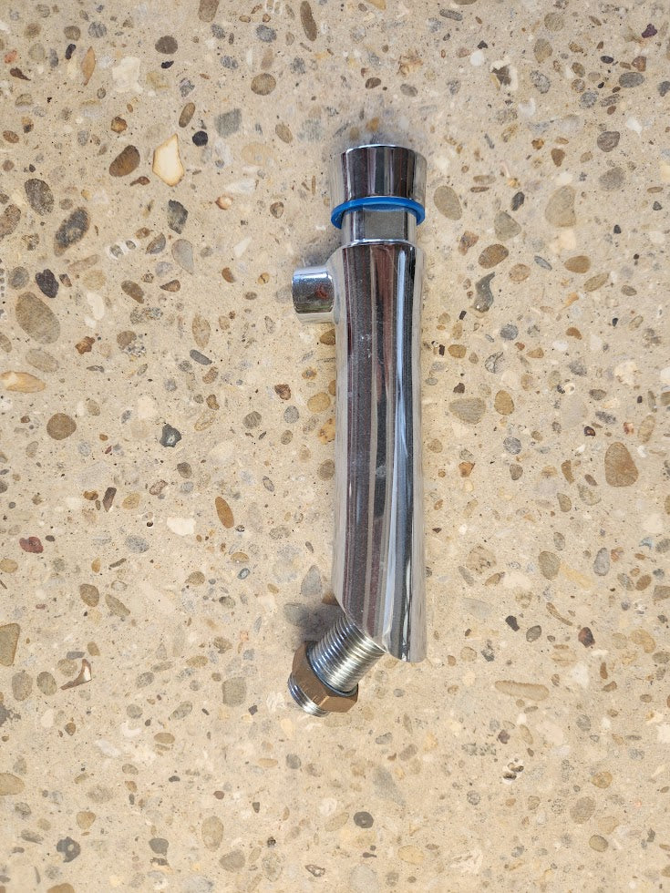 Sortie murale / Bec mural chromé – Très bon état