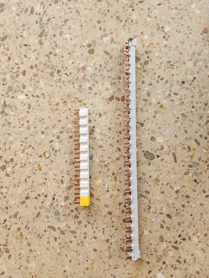 Peignes de répartition Legrand 13 modules – 1P+N – Très bon état