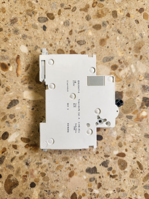 Disjoncteur Schneider Electric unipolaire + neutre 10 A, courbe C, 230 V