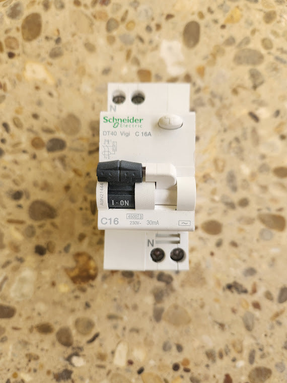 Disjoncteur différentiel Schneider Electric DT40 Vigi C16 - 30mA