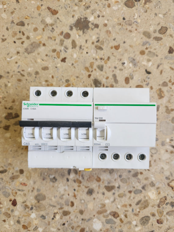 Disjoncteur différentiel Schneider Electric iC60N C63 + module Vigi iC60 – 300 mA