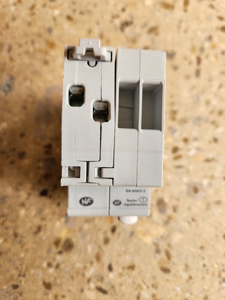 Disjoncteur différentiel Schneider, courbe C, 16A, 30mA