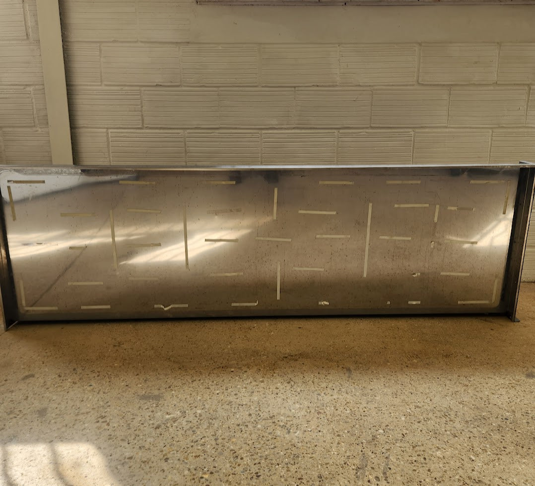 Plan de travail en INOX – 225 cm × 67cm – Très bon état