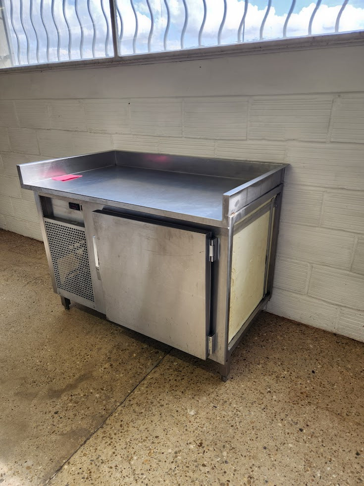 Table réfrigérée Inox 1 porte – plan de travail + dosseret – 230V