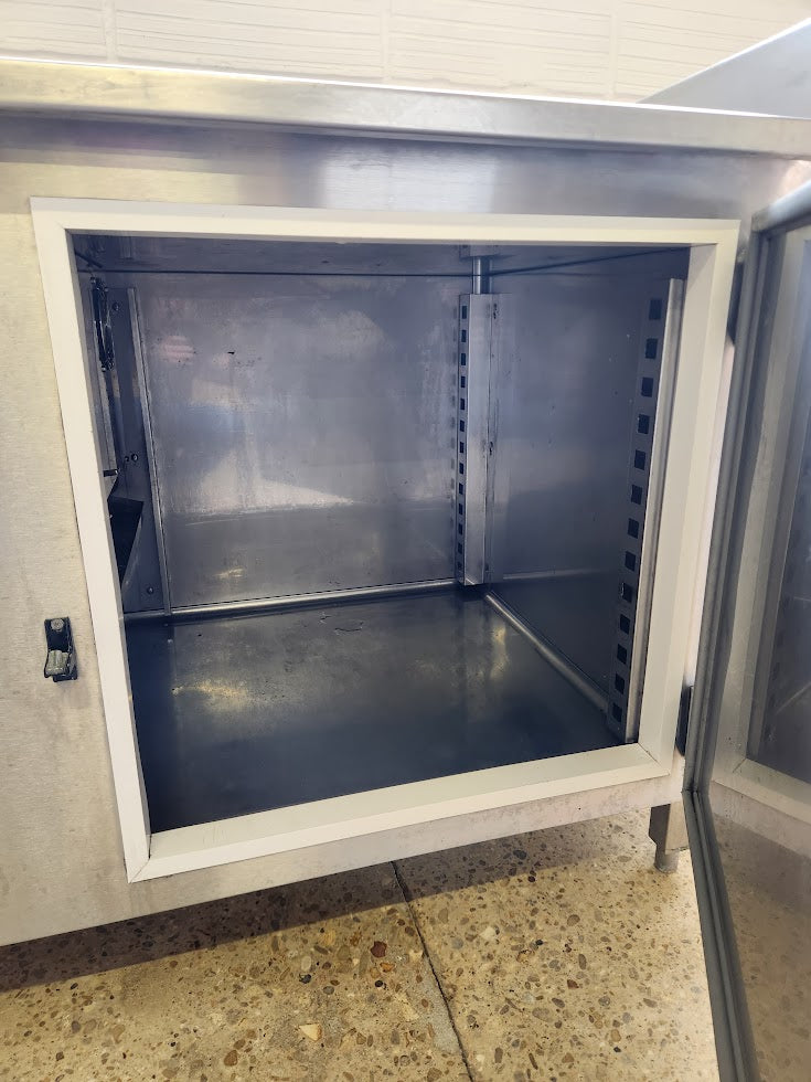 Table réfrigérée Inox 1 porte – plan de travail + dosseret – 230V