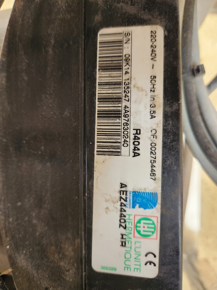 Table réfrigérée Inox 1 porte – plan de travail + dosseret – 230V