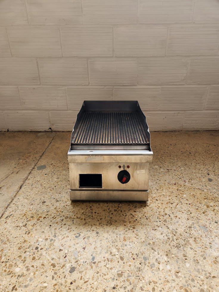 Grill / plancha rainurée professionnelle Rosinox BE72TRR – 4,75 kW – Très bon état