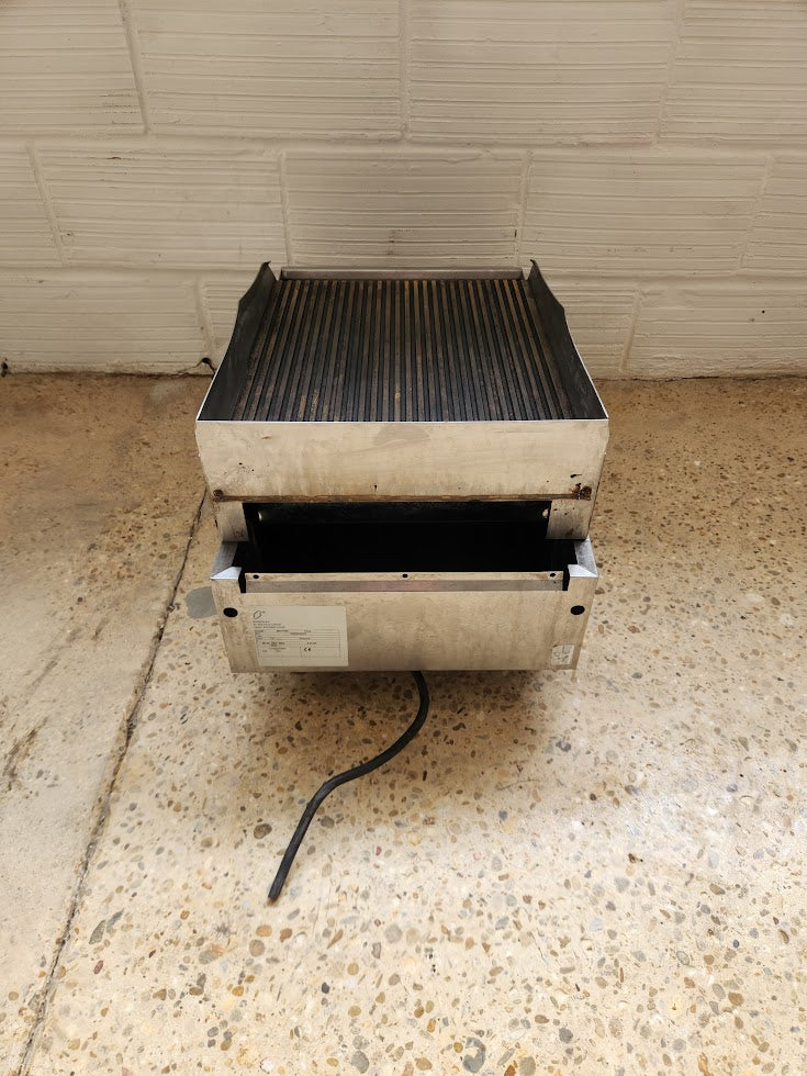 Grill / plancha rainurée professionnelle Rosinox BE72TRR – 4,75 kW – Très bon état