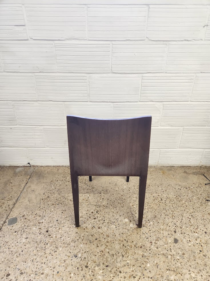 Chaise en bois léger – Très bon état