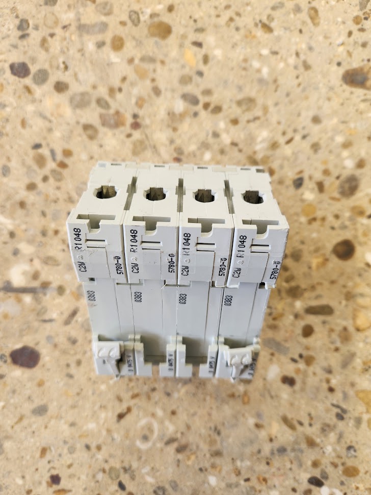 Disjoncteur Schneider Electric C60L C25A