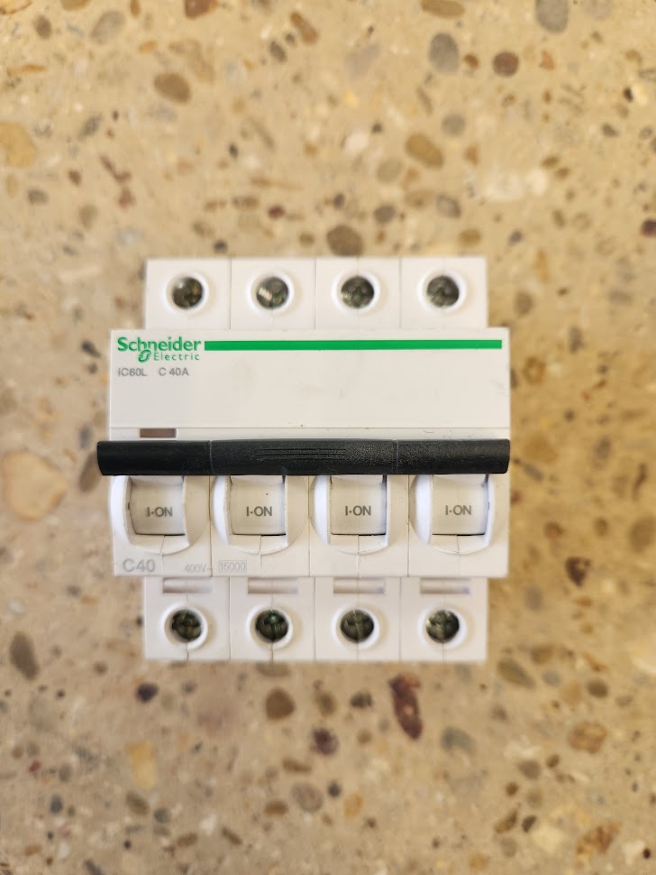 Disjoncteur Schneider Electric iC60L C40 – 40A – 4P