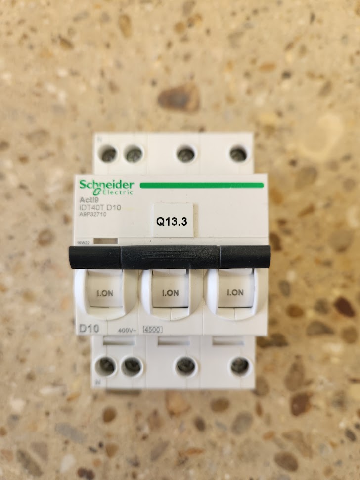 Disjoncteur Schneider Electric Acti9 iDT40T D10 – 3P+N