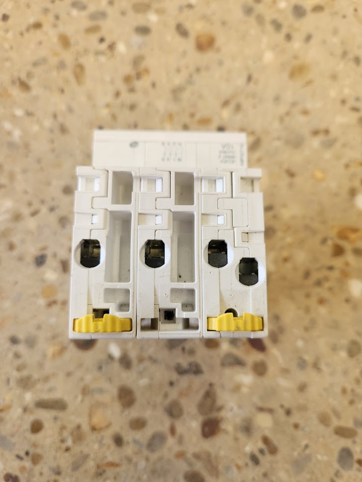Disjoncteur Schneider Electric Acti9 iDT40T D10 – 3P+N
