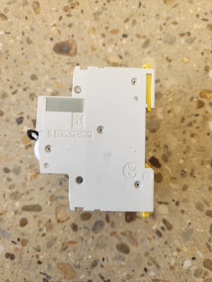 Disjoncteur Schneider Electric Acti9 iDT40T D10 – 3P+N