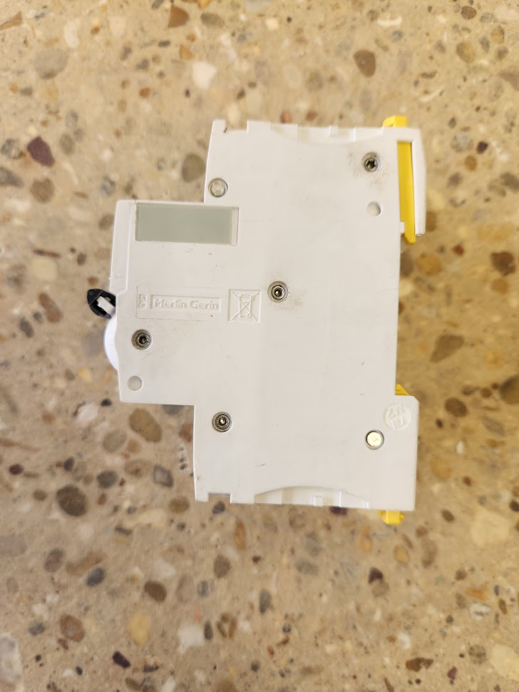 Disjoncteur Schneider Electric iC60N C32A – 3P+N – 400V