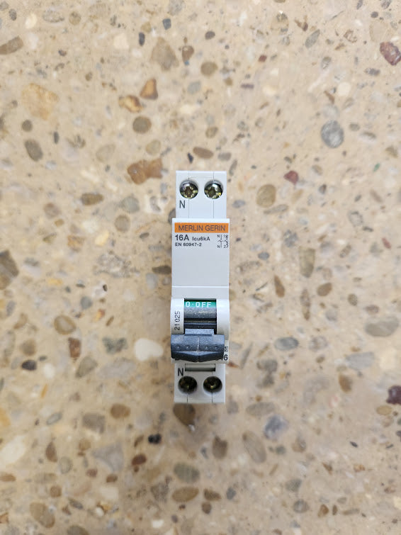 Disjoncteur Merlin Gerin Multi 9 C16 – 16A