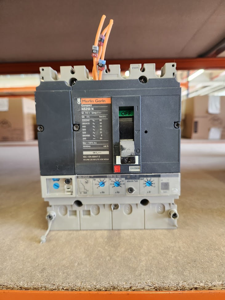 Disjoncteur industriel Merlin Gerin Compact NS250N – 250A – 4P