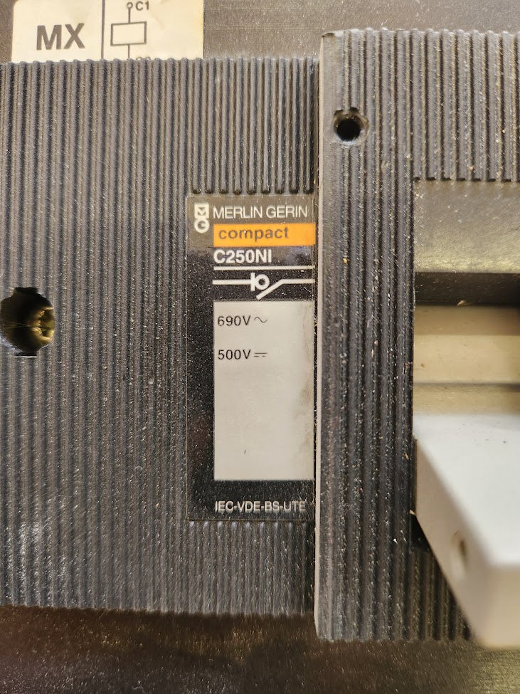 Disjoncteur Merlin Gerin Compact C250NI + différentiel Vigi REH250 – 250A