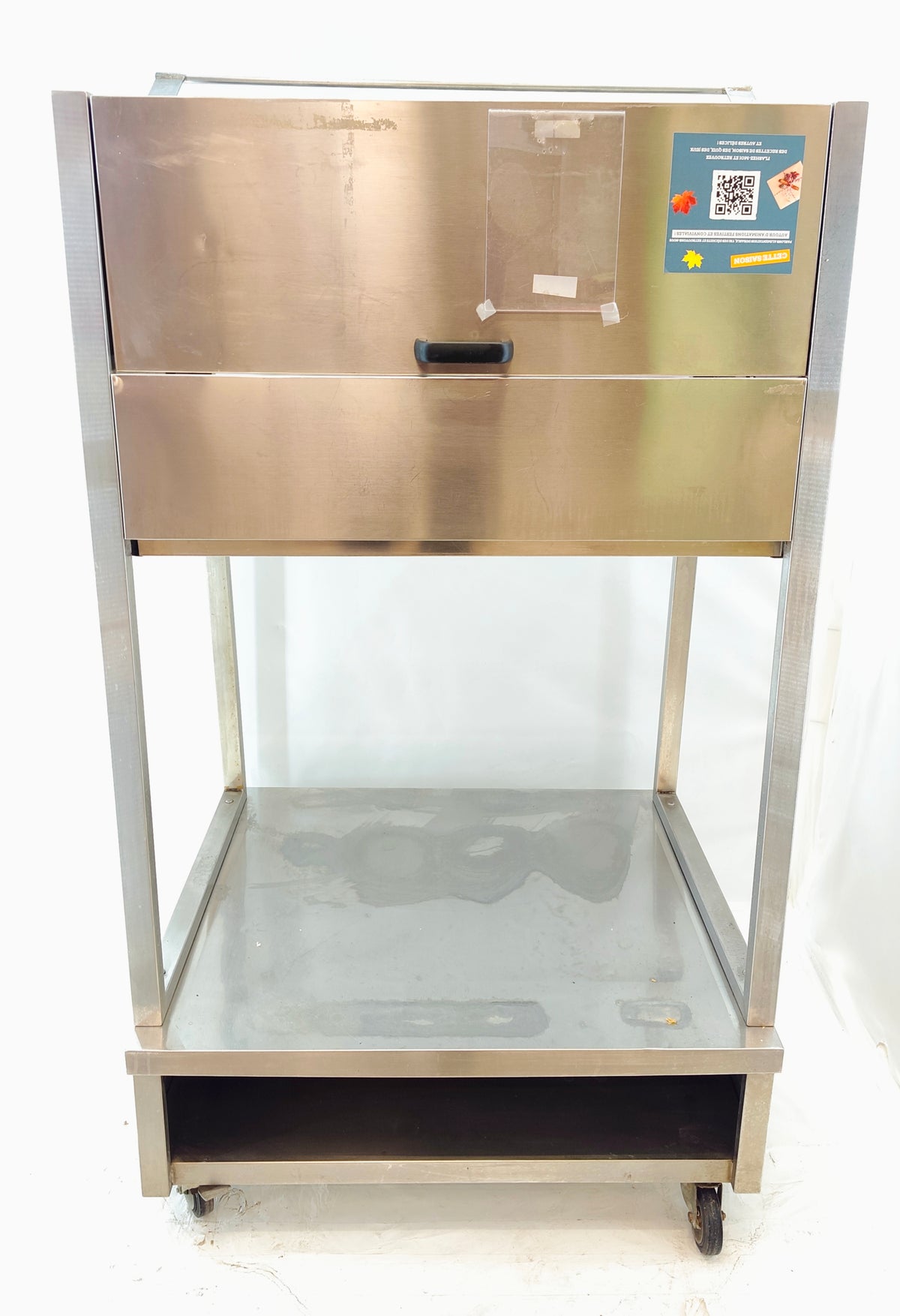 Borne de distribution couverts et plateaux inox – sur roulettes – self-service – Bon état