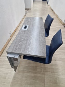Amphithéâtre complet – Mobilier universitaire / salle de conférence