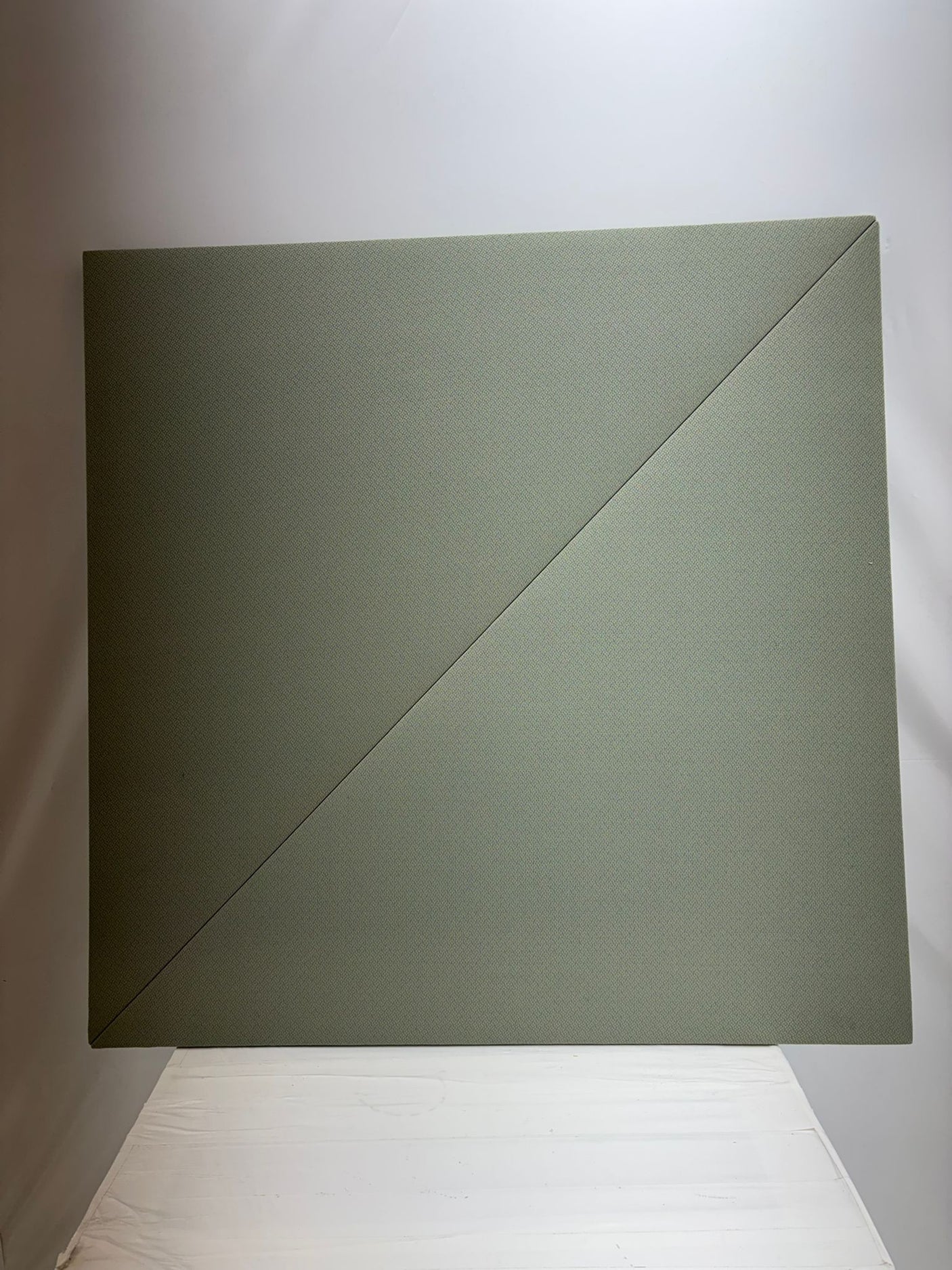 Panneaux acoustiques muraux 1m x 1m – Design moderne – Très bon état