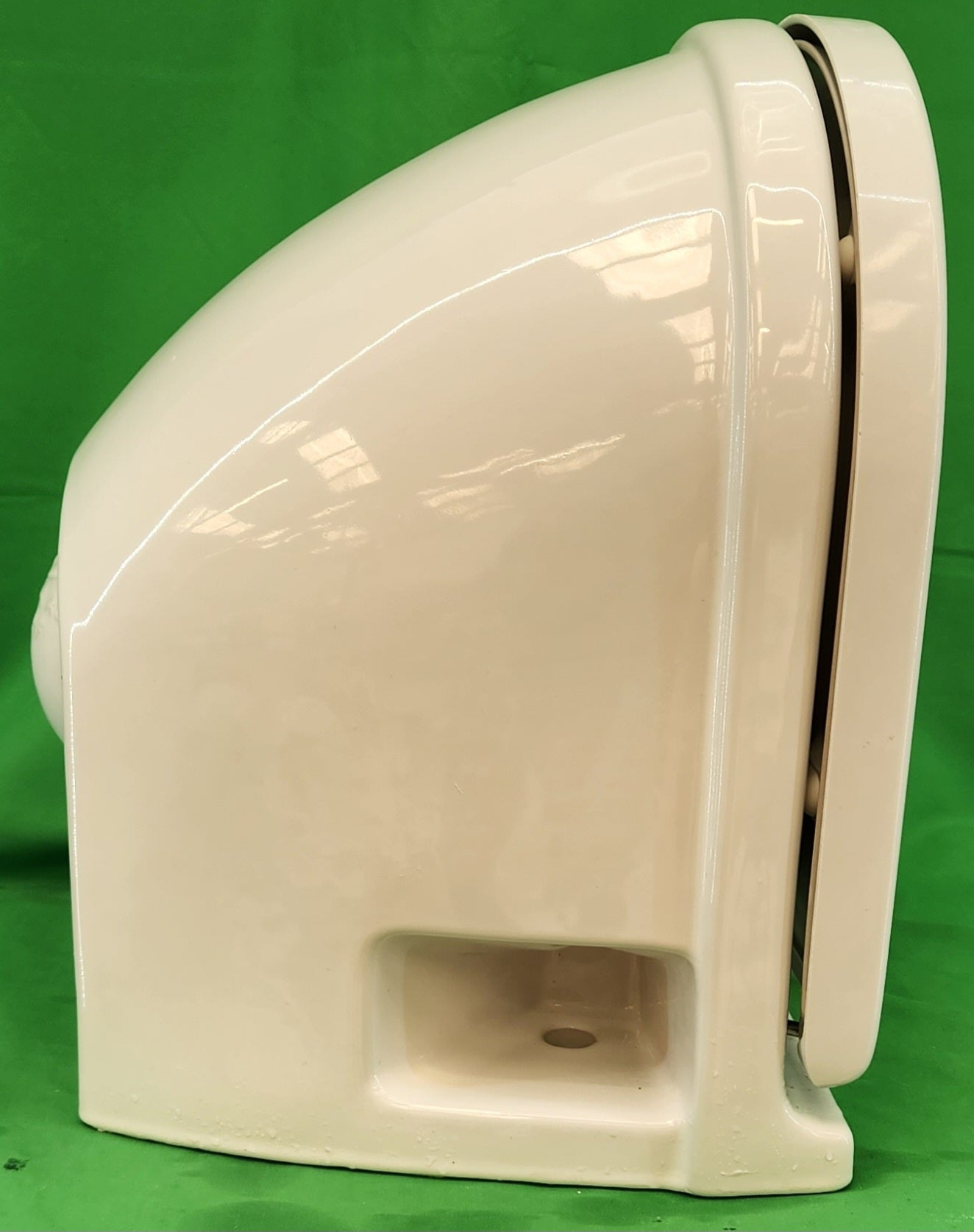 WC suspendu compact avec abattant – Bon état