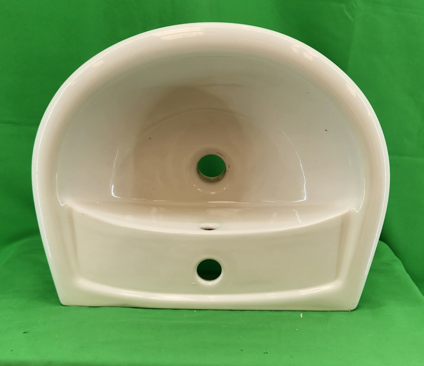 Lavabo suspendu en céramique blanche Villeroy & Boch - Très bon état