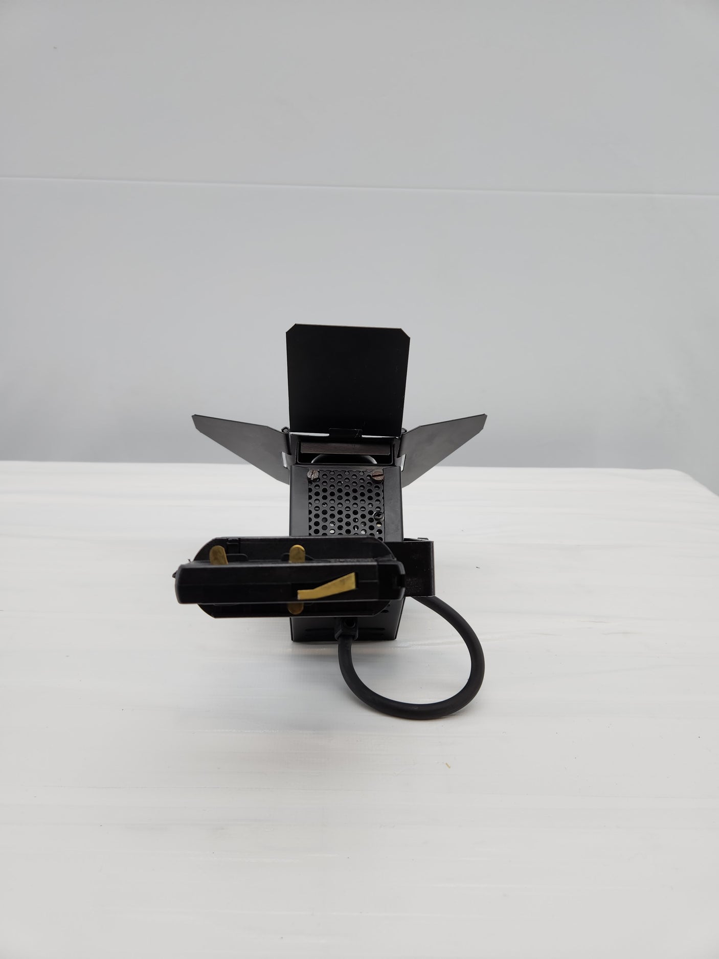 Projecteur cinéma / théâtre Mole Richardson MM85 TS – avec volets