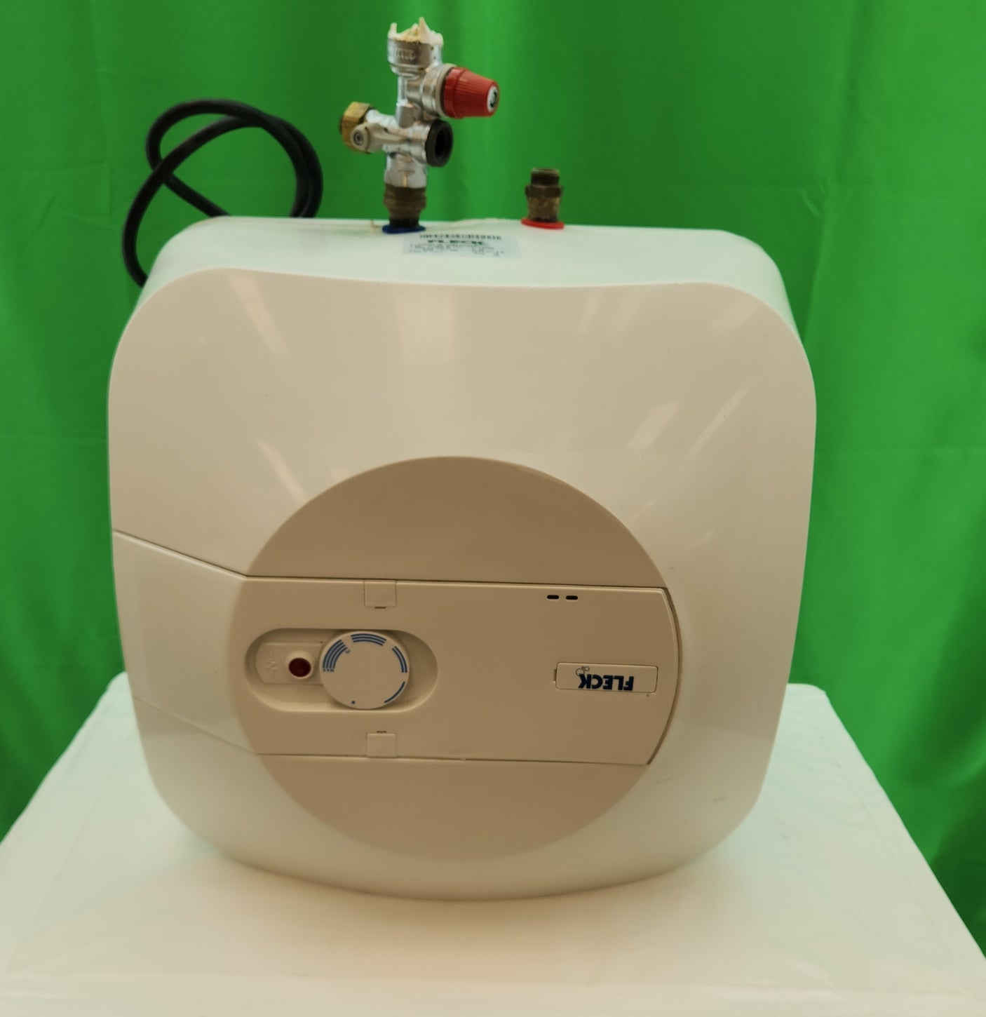 Chauffe-eau électrique 30L Fleck – sous évier – bon état