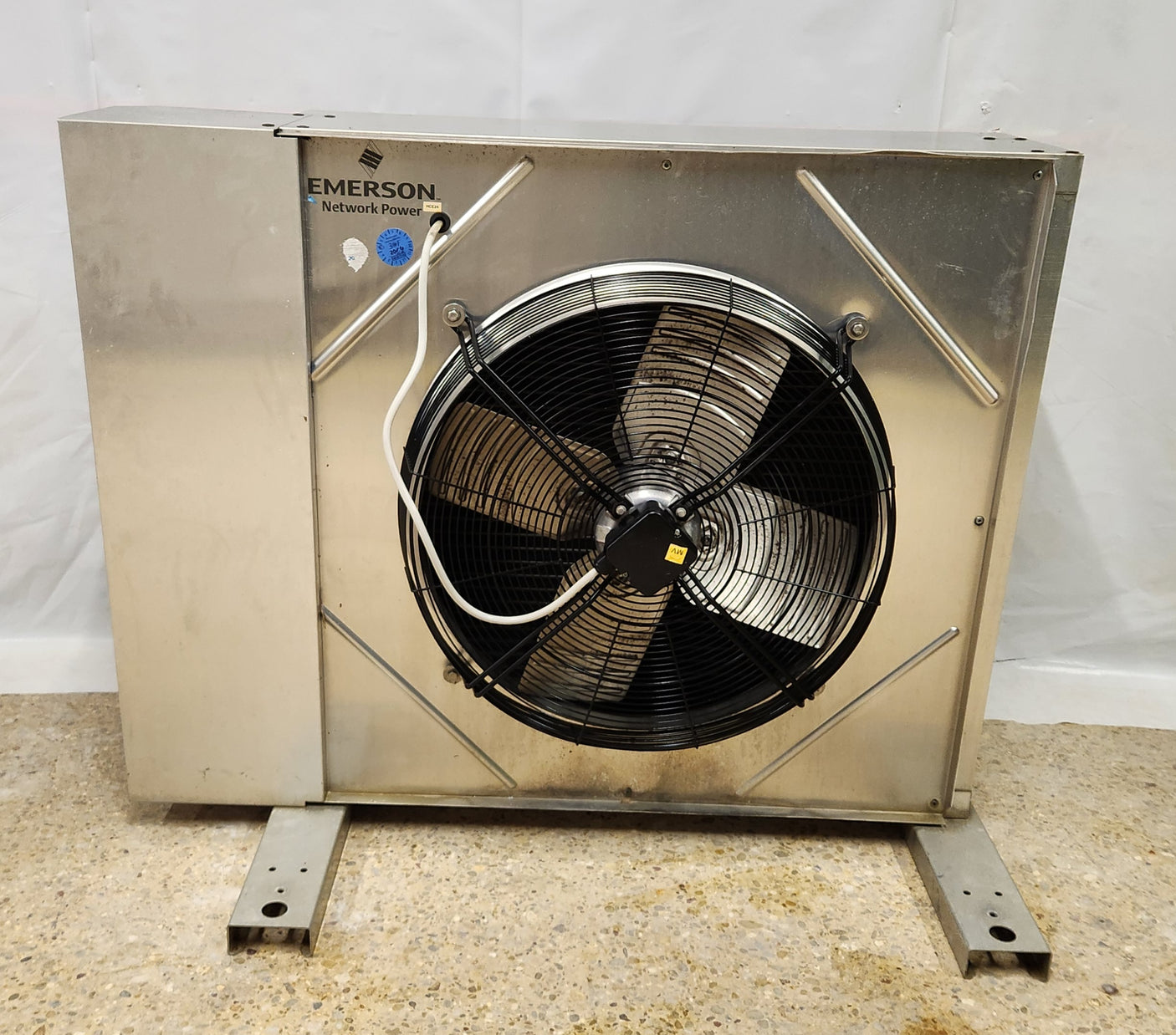 Condenseur aéroréfrigérant Emerson Network Power Liebert-Hiross HCE024 - Bon état