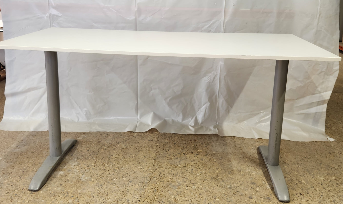Table de réunion 180 × 75 cm – Piètement métallique double – Bon état