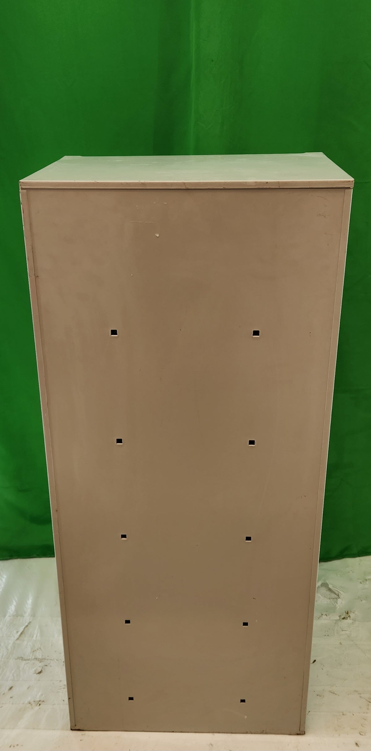 Meuble classeur métallique 5 tiroirs format A4 – porte-étiquettes – gris-beige – H 105 cm – Bon état
