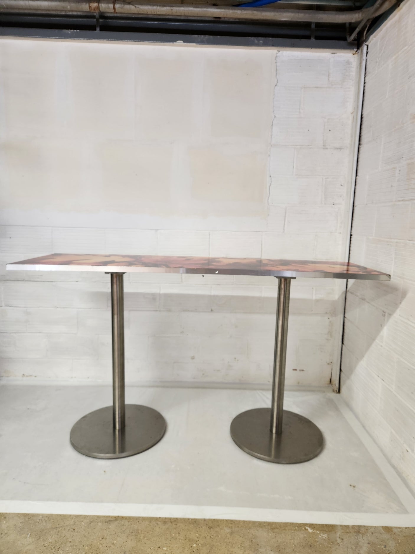Table haute industrielle 2 m – plateau décoratif – très bon état