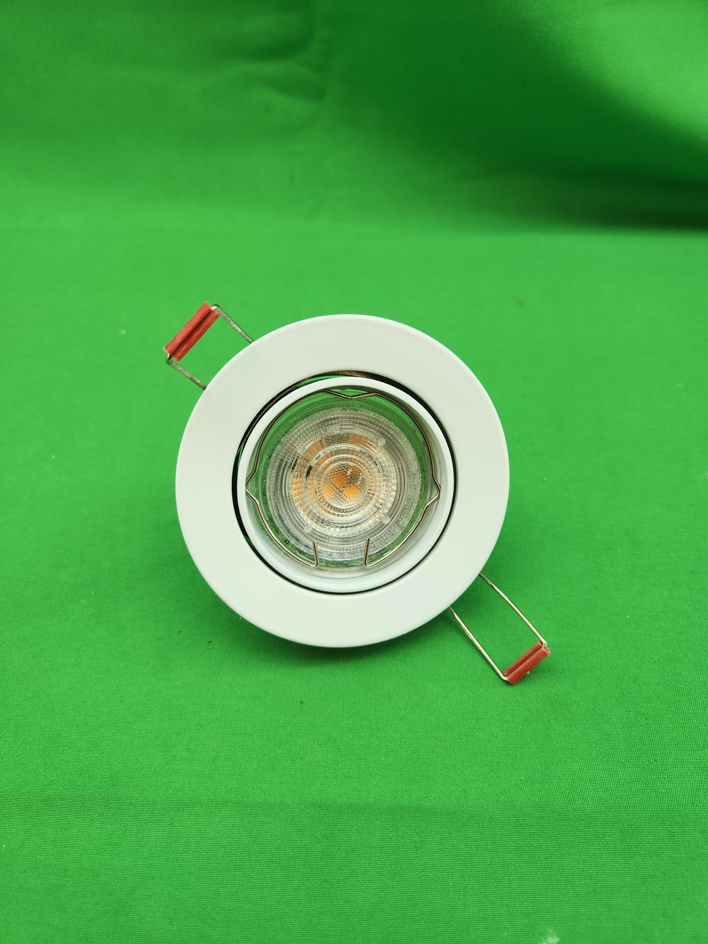 Spot encastrable GU10 LED SYLVANIA 6W – blanc – orientable