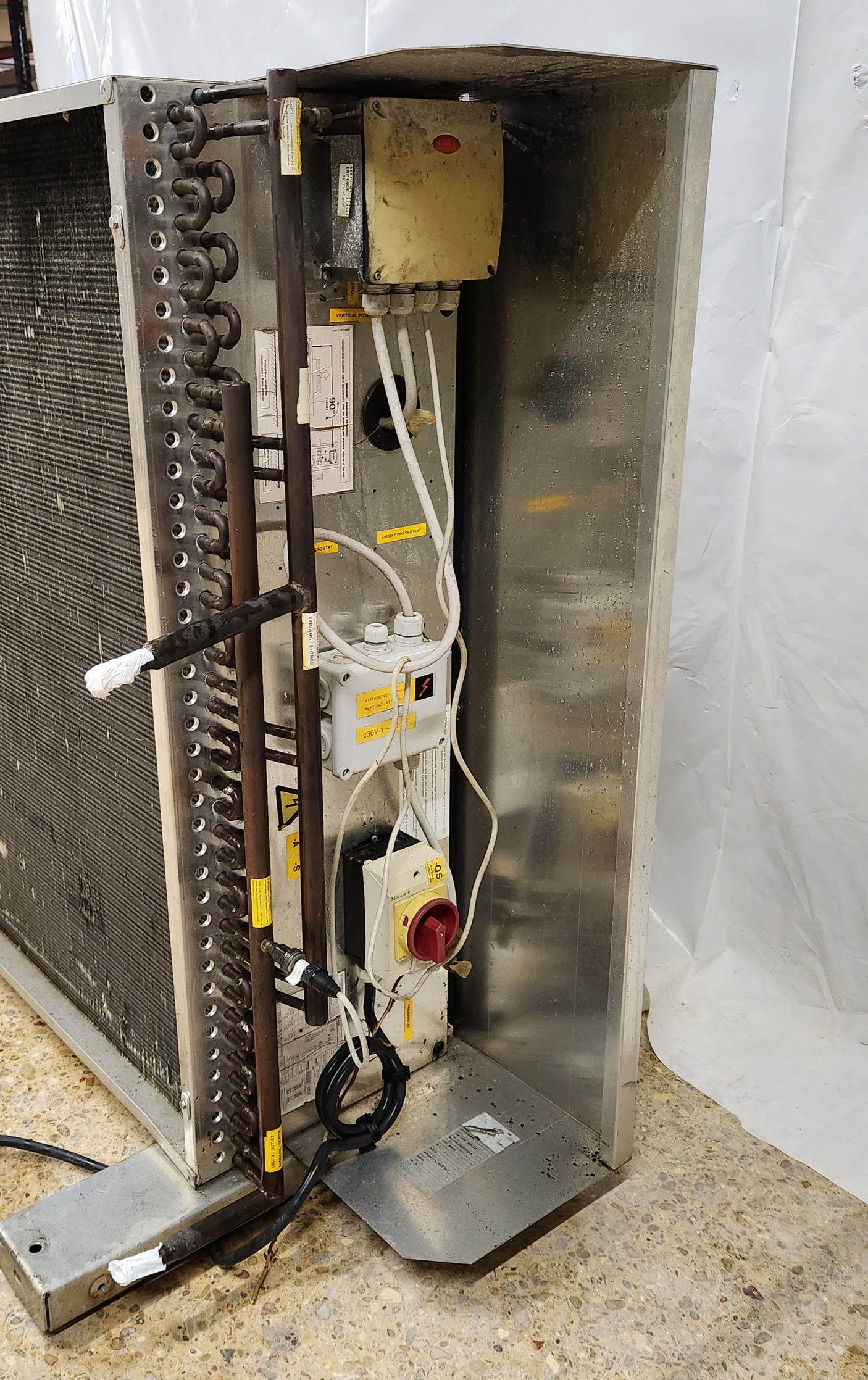 Condenseur aéroréfrigérant Emerson Network Power Liebert-Hiross HCE024 - Bon état