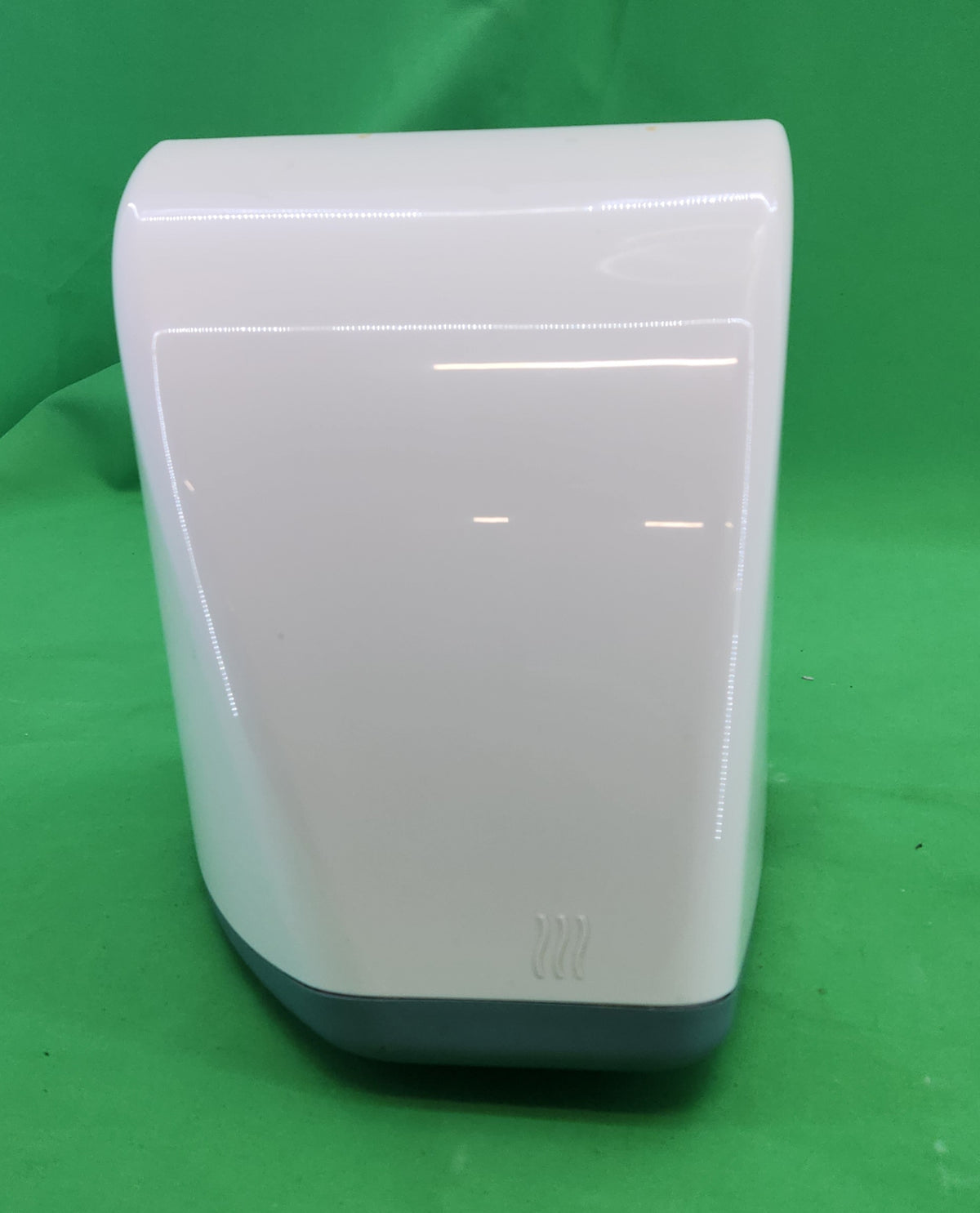 Sèche-mains automatique à air chaud 2 300 W – JVD Austral – capot blanc, fabrication française – Bon état