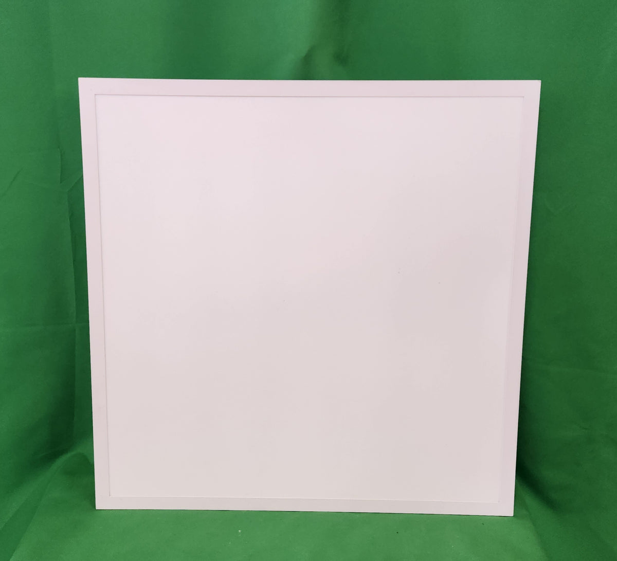 Dalle LED 60x60 40W SFN Éclairages - driver inclus - Très bon état