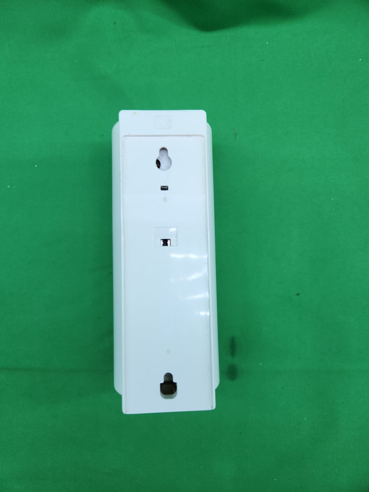 Diffuseur automatique de parfum / désodorisant programmable PROP