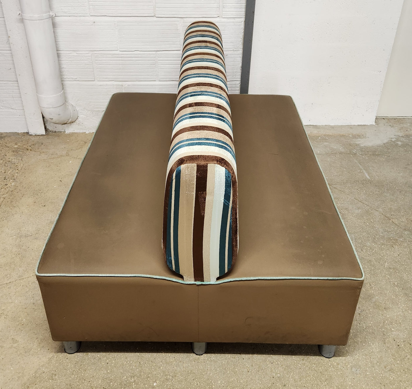 Banquette professionnelle 3 places – Plusieurs dimensions – Très bon état
