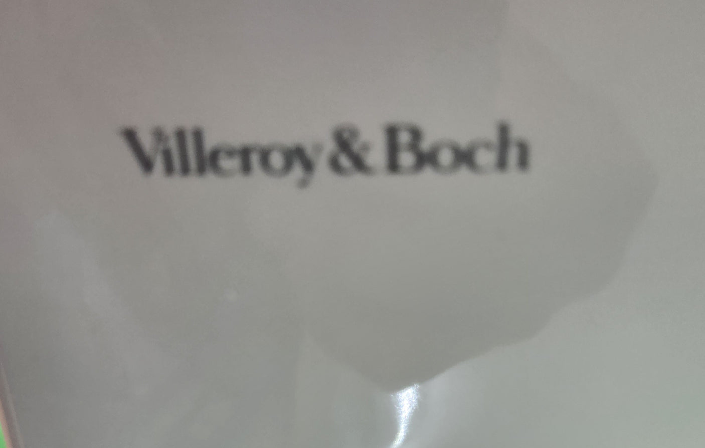 Lavabo suspendu en céramique blanche Villeroy & Boch - Très bon état