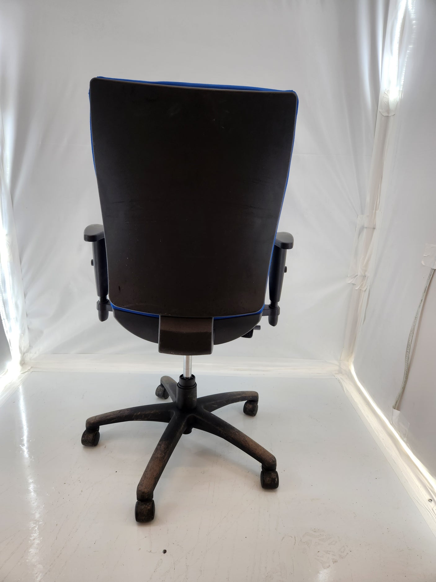 Chaise de bureau dossier ergonomique - Accoudoirs - Très bon état