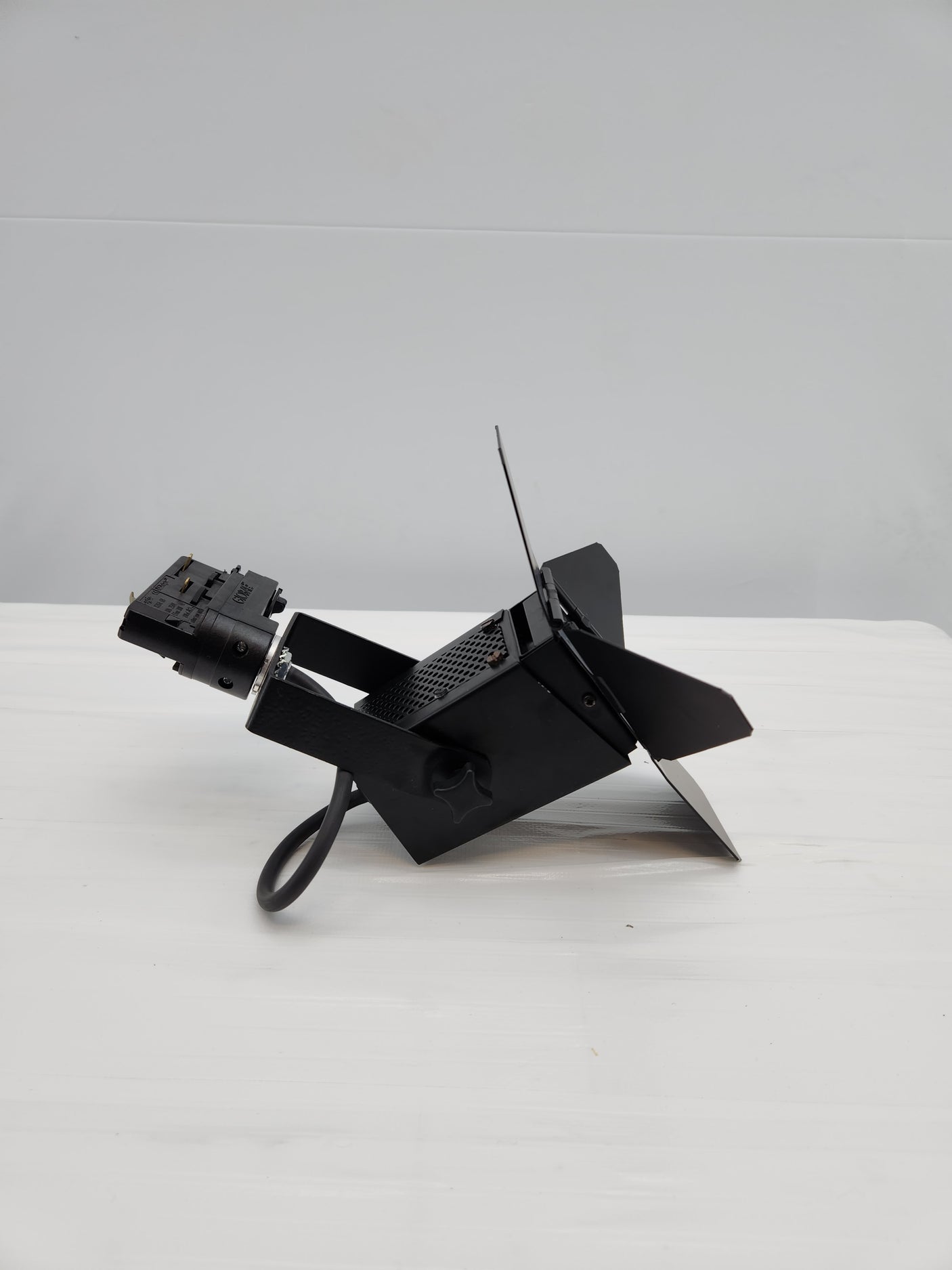 Projecteur cinéma / théâtre Mole Richardson MM85 TS – avec volets