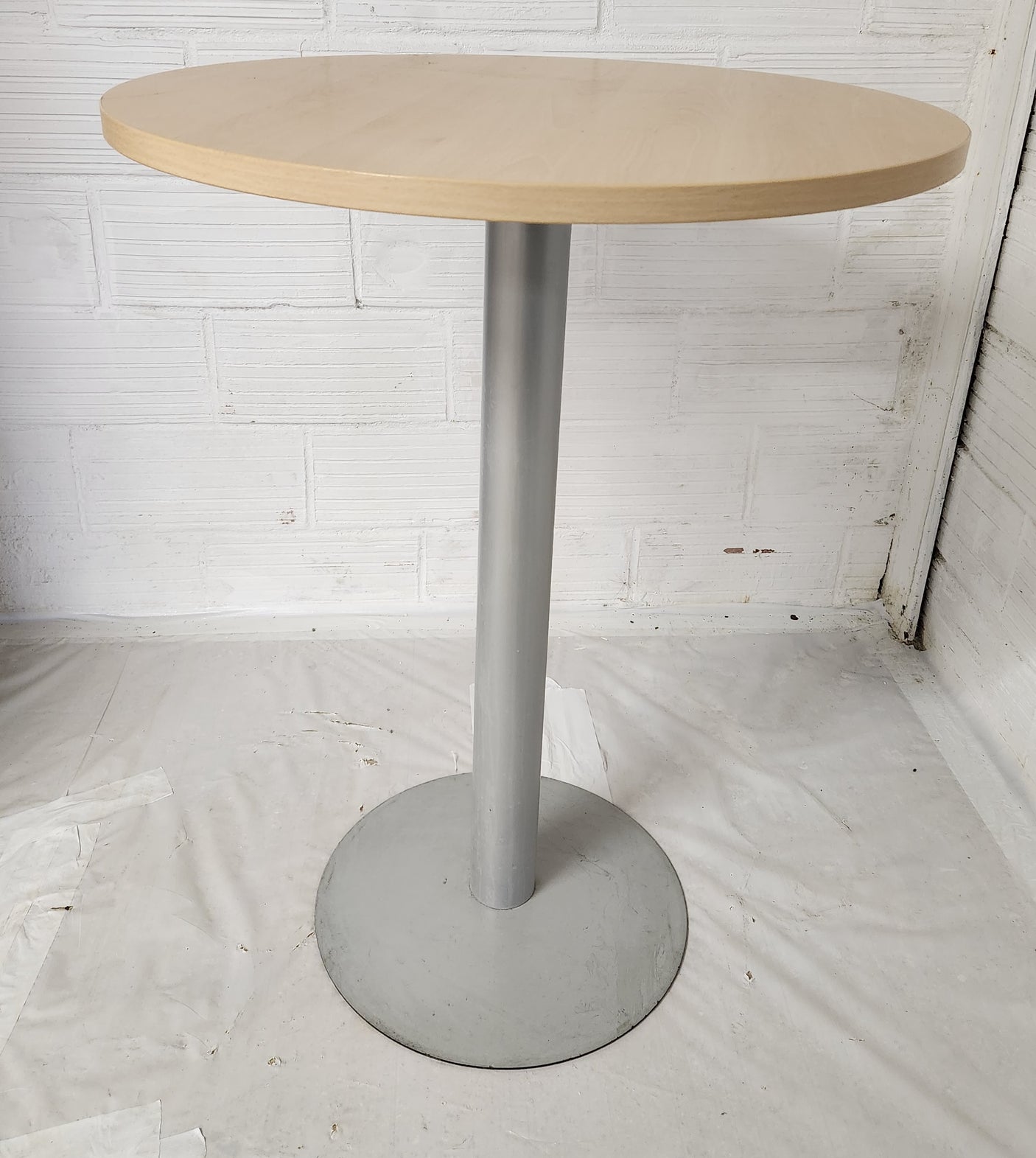 Table haute ronde Ø80 cm – Piètement central métallique – Bon état