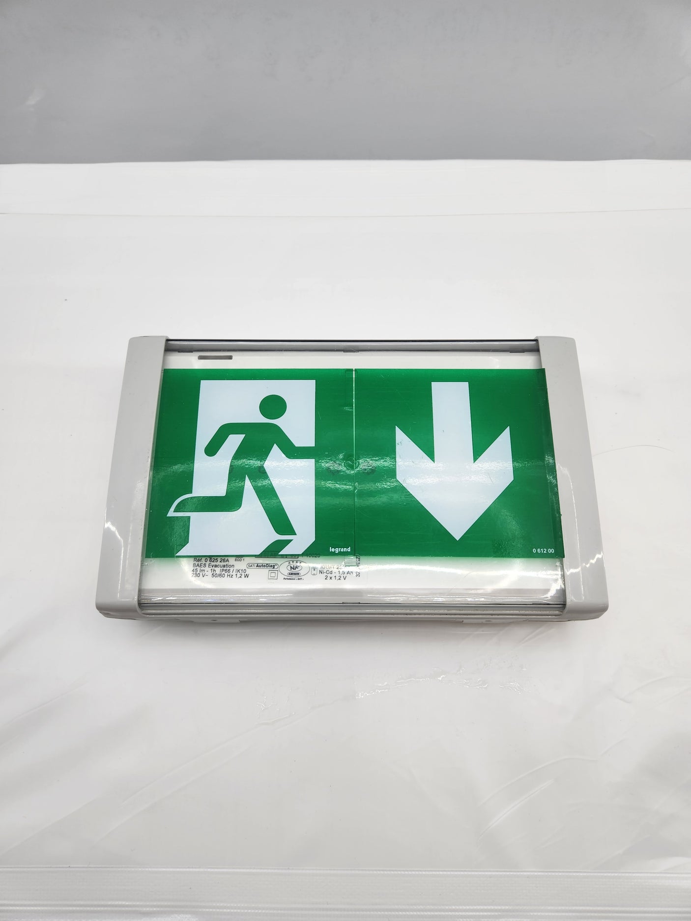 Bloc secours BAES étanche Legrand IP66 IK10 SATI