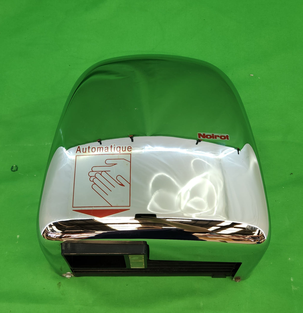 Sèche-mains automatique à détection infrarouge – capot chromé – Noirot – Bon état