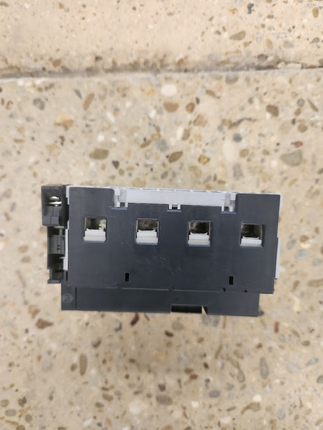 Disjoncteur Merlin Gerin NG125L C63A + OF+SD
