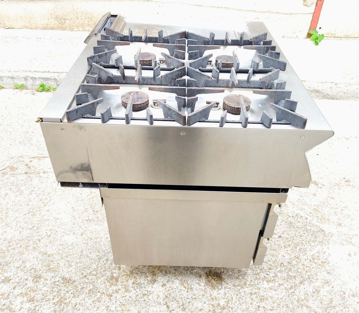 Fourneau gaz 4 feux + plaque à snacker – Electrolux – sur soubassement réfrigéré 4 tiroirs Coreco – 120 cm – Bon état