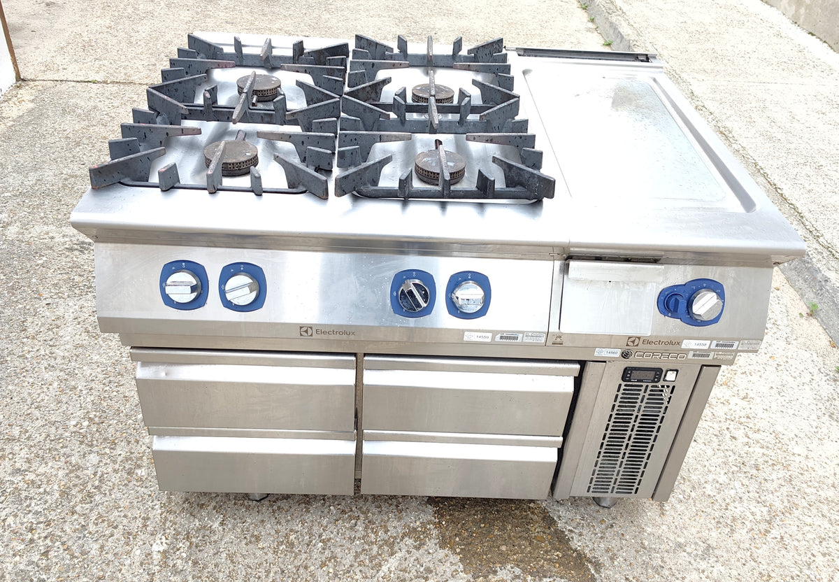 Fourneau gaz 4 feux + plaque à snacker – Electrolux – sur soubassement réfrigéré 4 tiroirs Coreco – 120 cm – Bon état