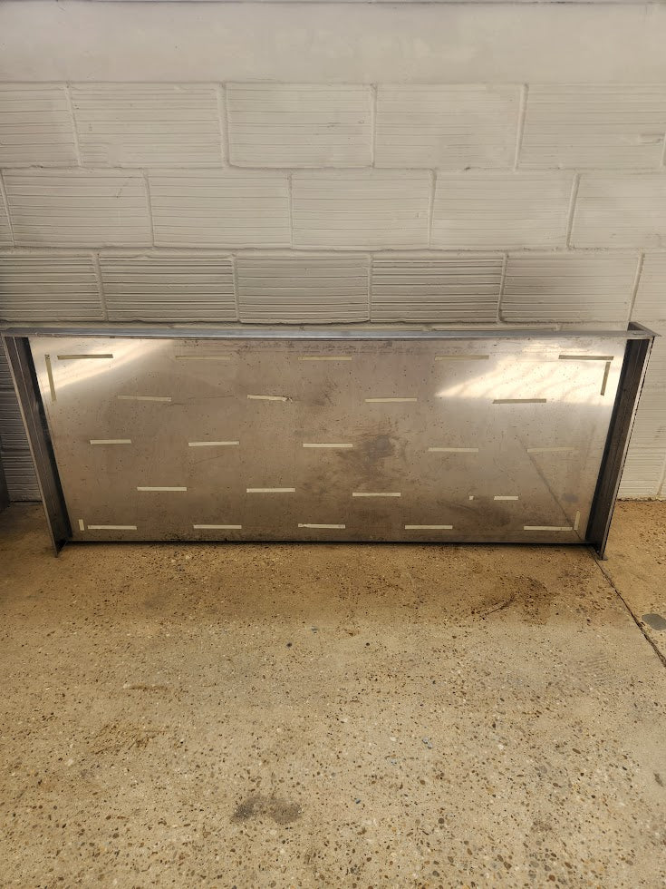 Plan de travail en INOX –  170 × 70cm – Très bon état