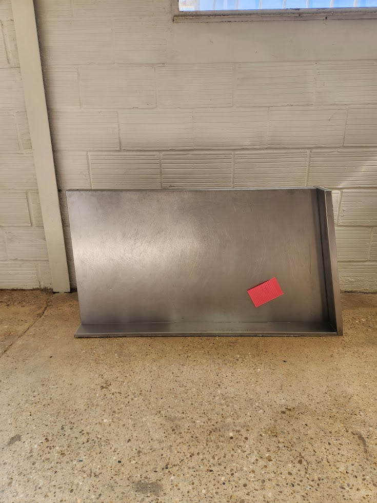 Plan de travail en INOX –  130 × 70cm – Très bon état